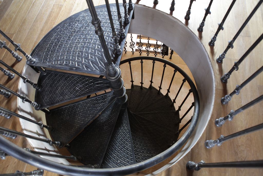 Чугунные винтовые лестницы | LLC \"SBV\" | Художественное литье из чугуна ...